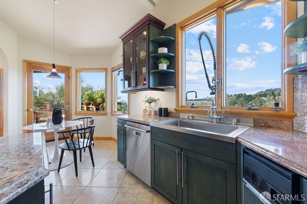 8727 Skyline Boulevard, Oakland 