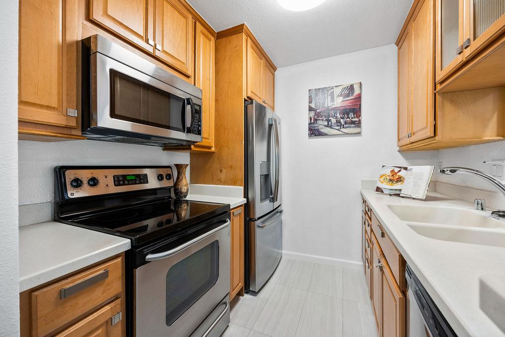 381 Half Moon Lane 207, Daly City