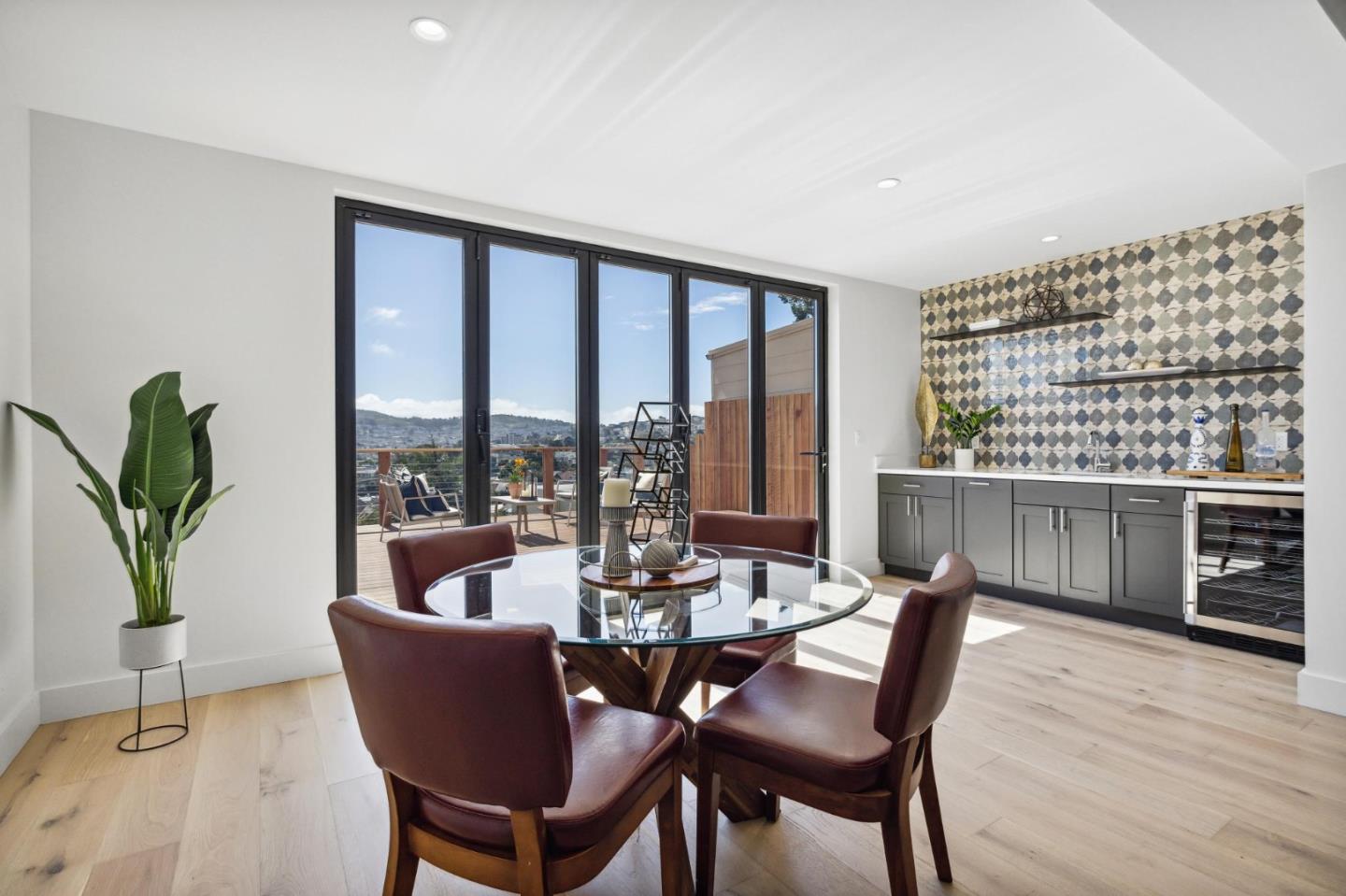 323 Monterey Boulevard