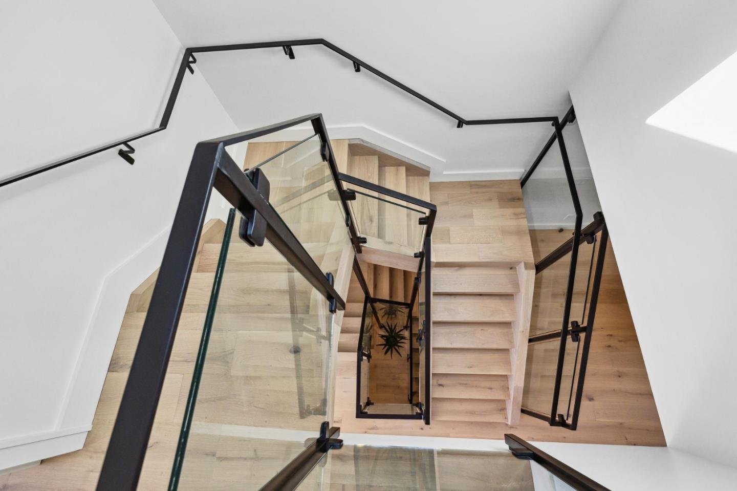 323 Monterey Boulevard