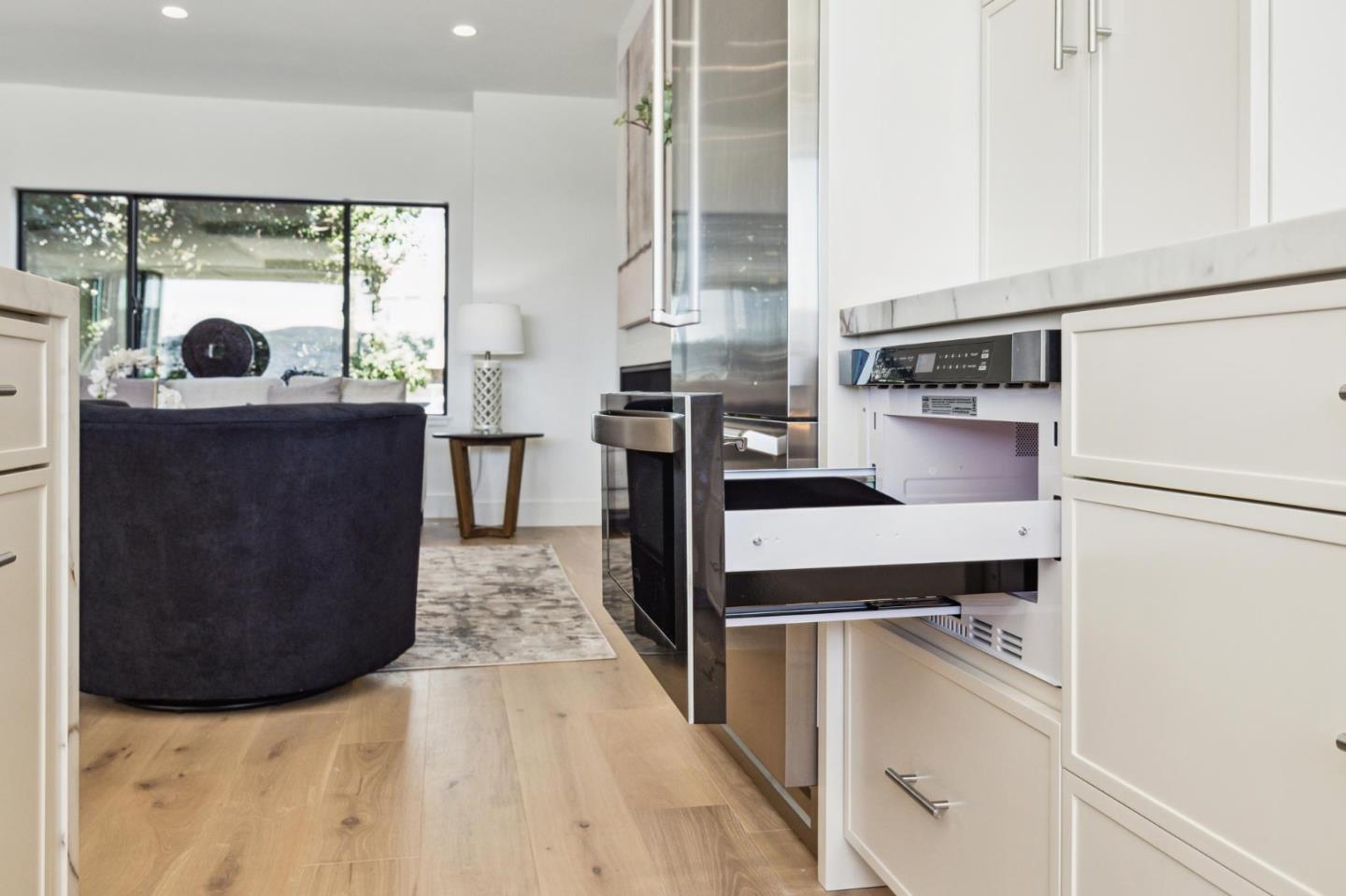 323 Monterey Boulevard