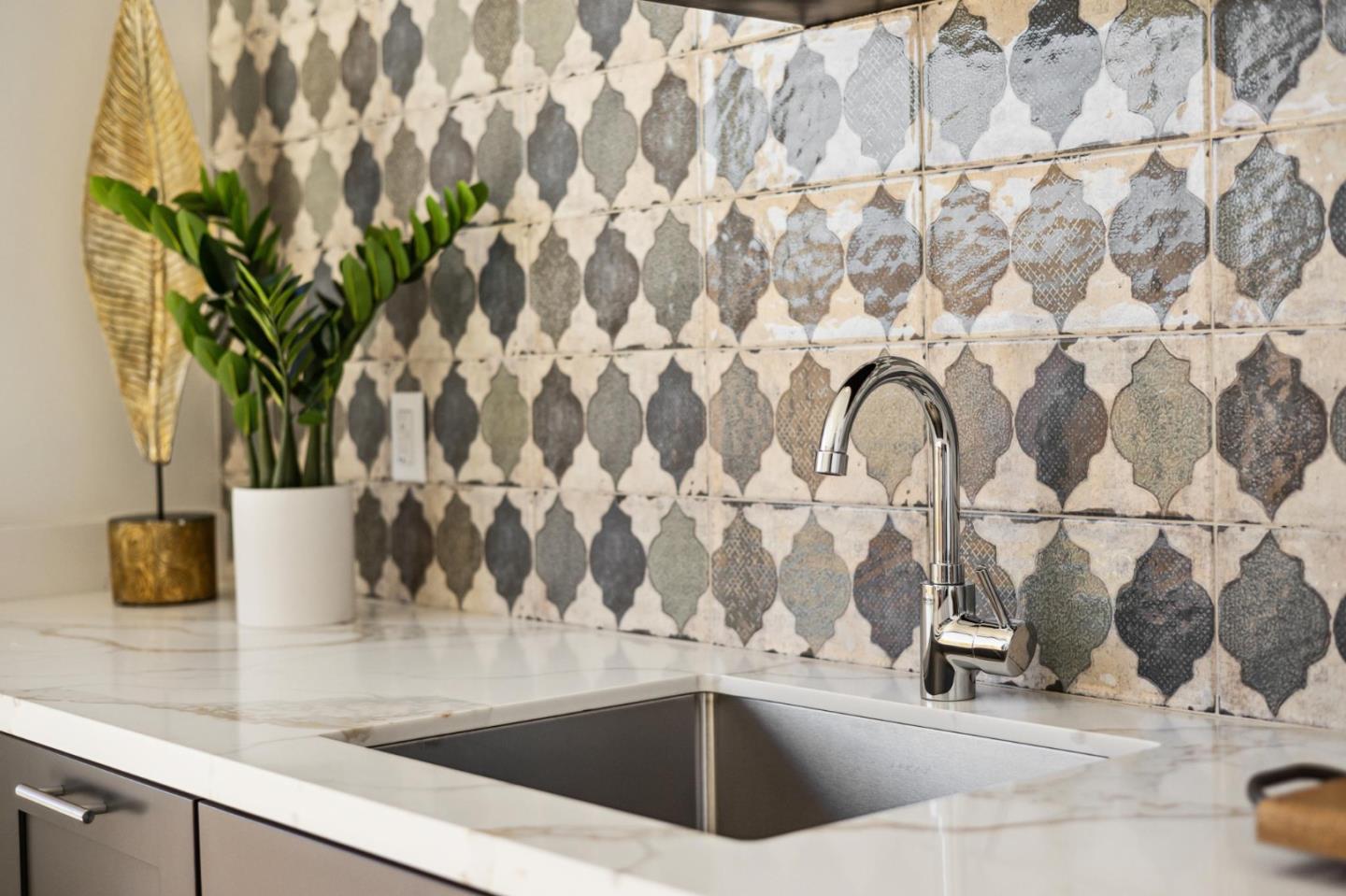 323 Monterey Boulevard