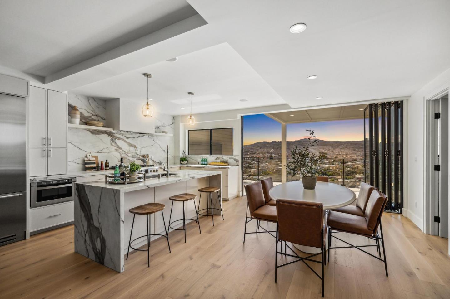 323 Monterey Boulevard