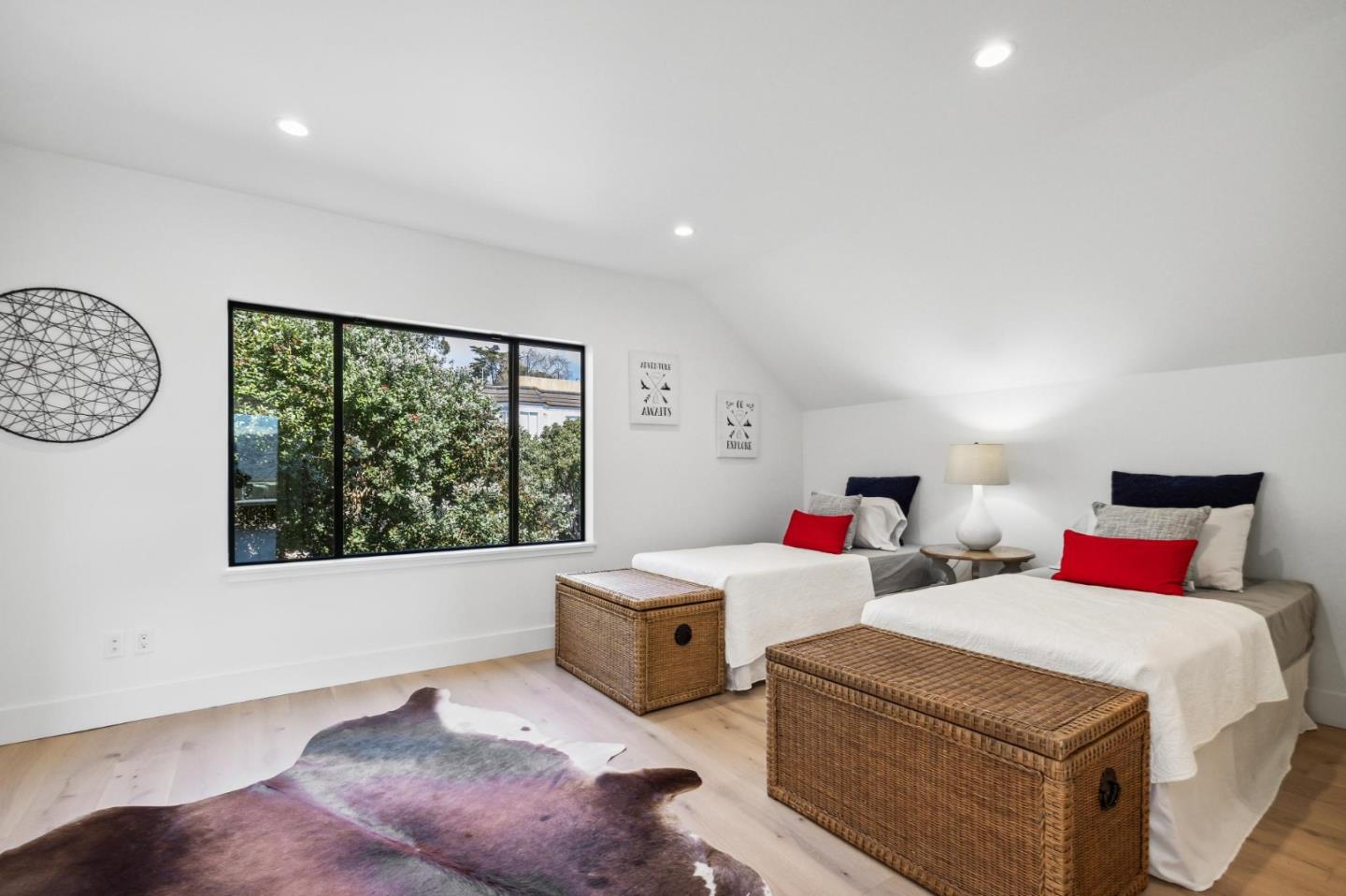 323 Monterey Boulevard