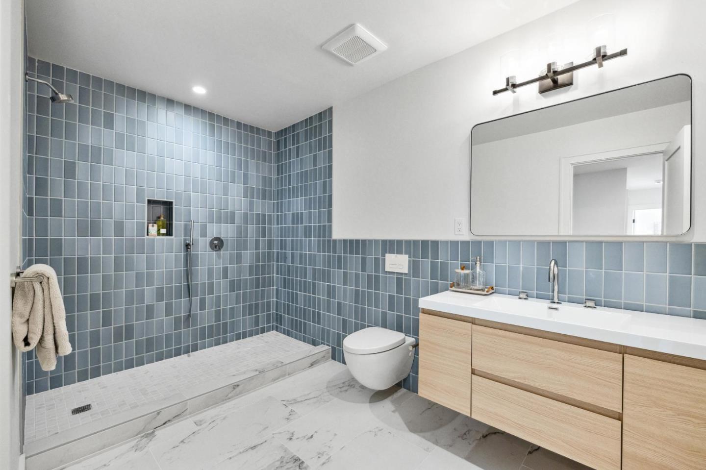 323 Monterey Boulevard