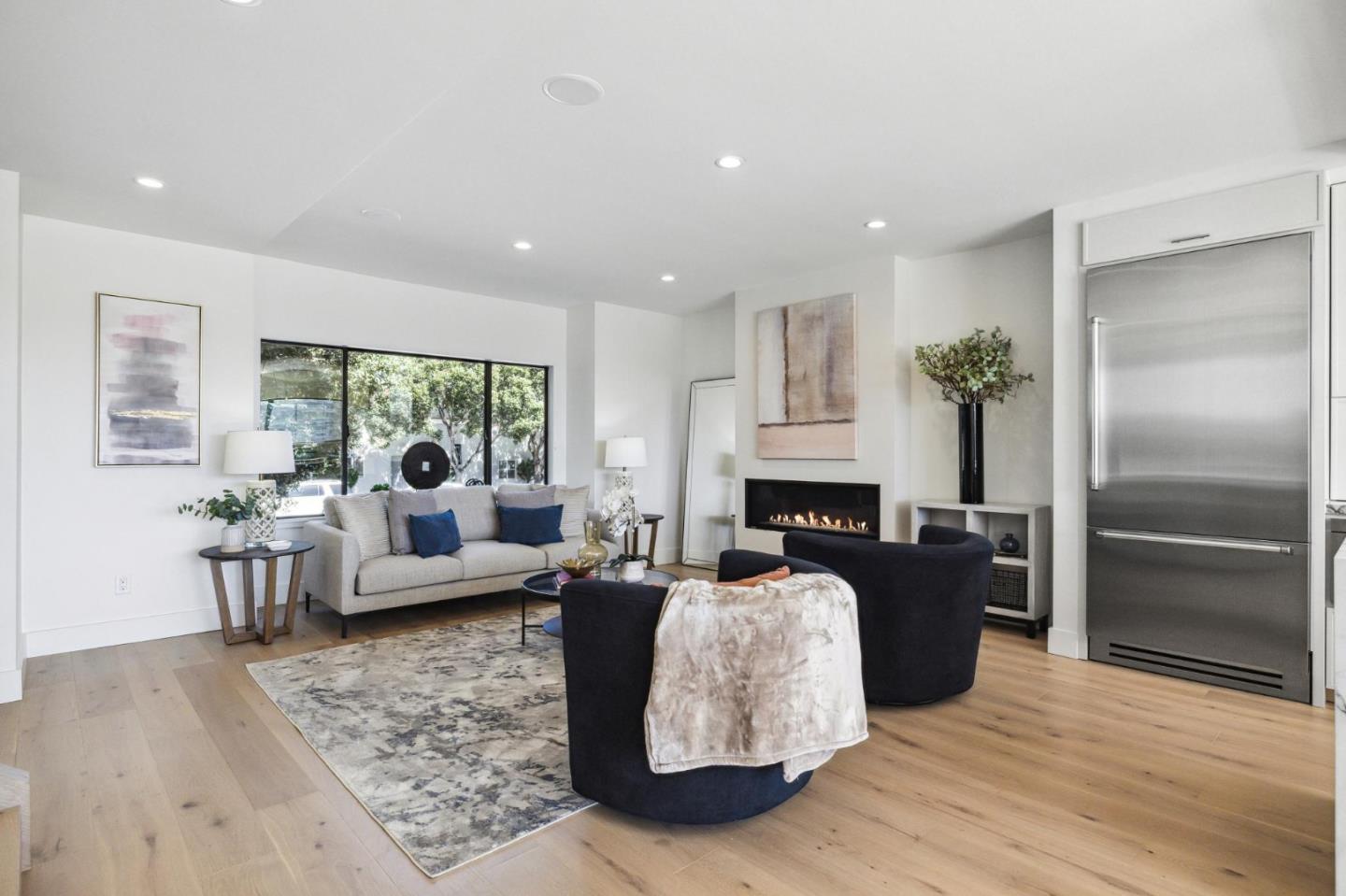 323 Monterey Boulevard