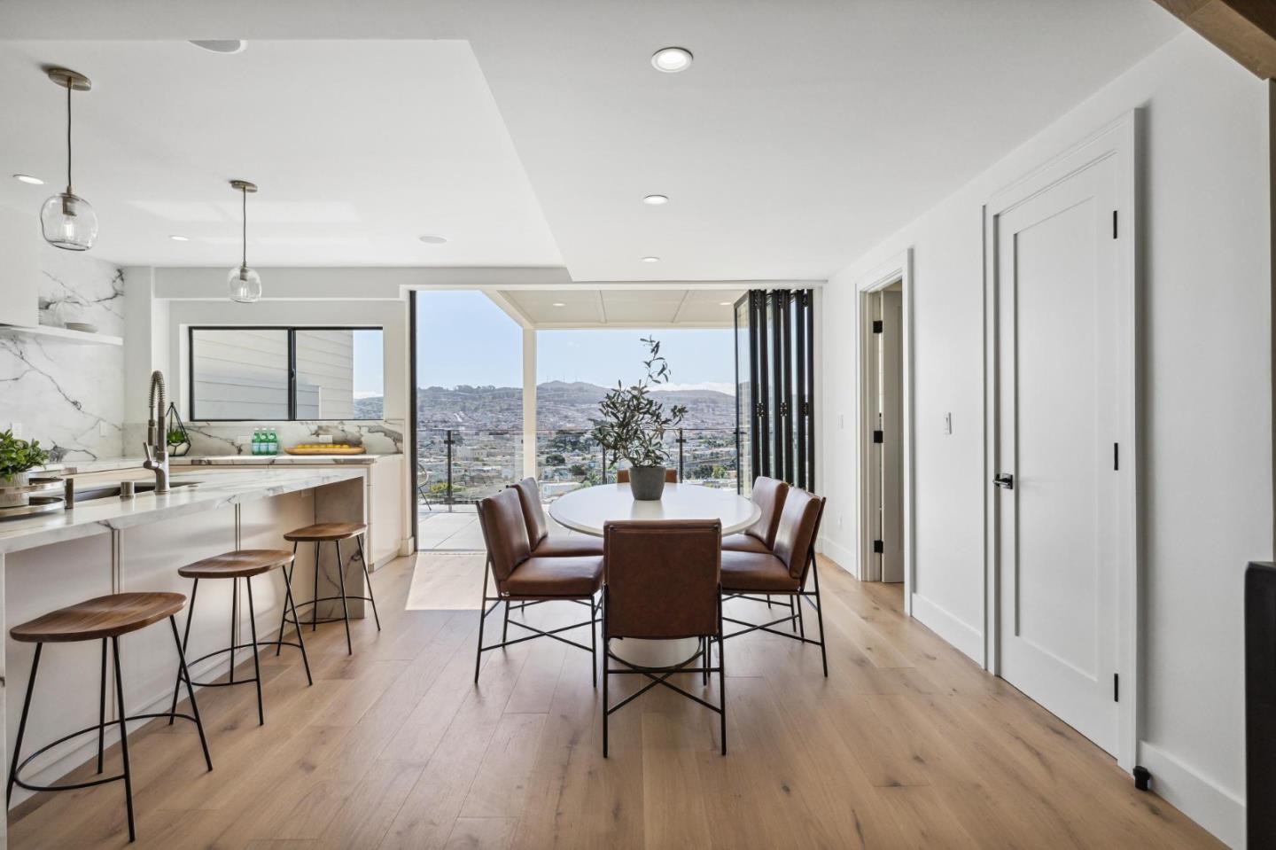 323 Monterey Boulevard