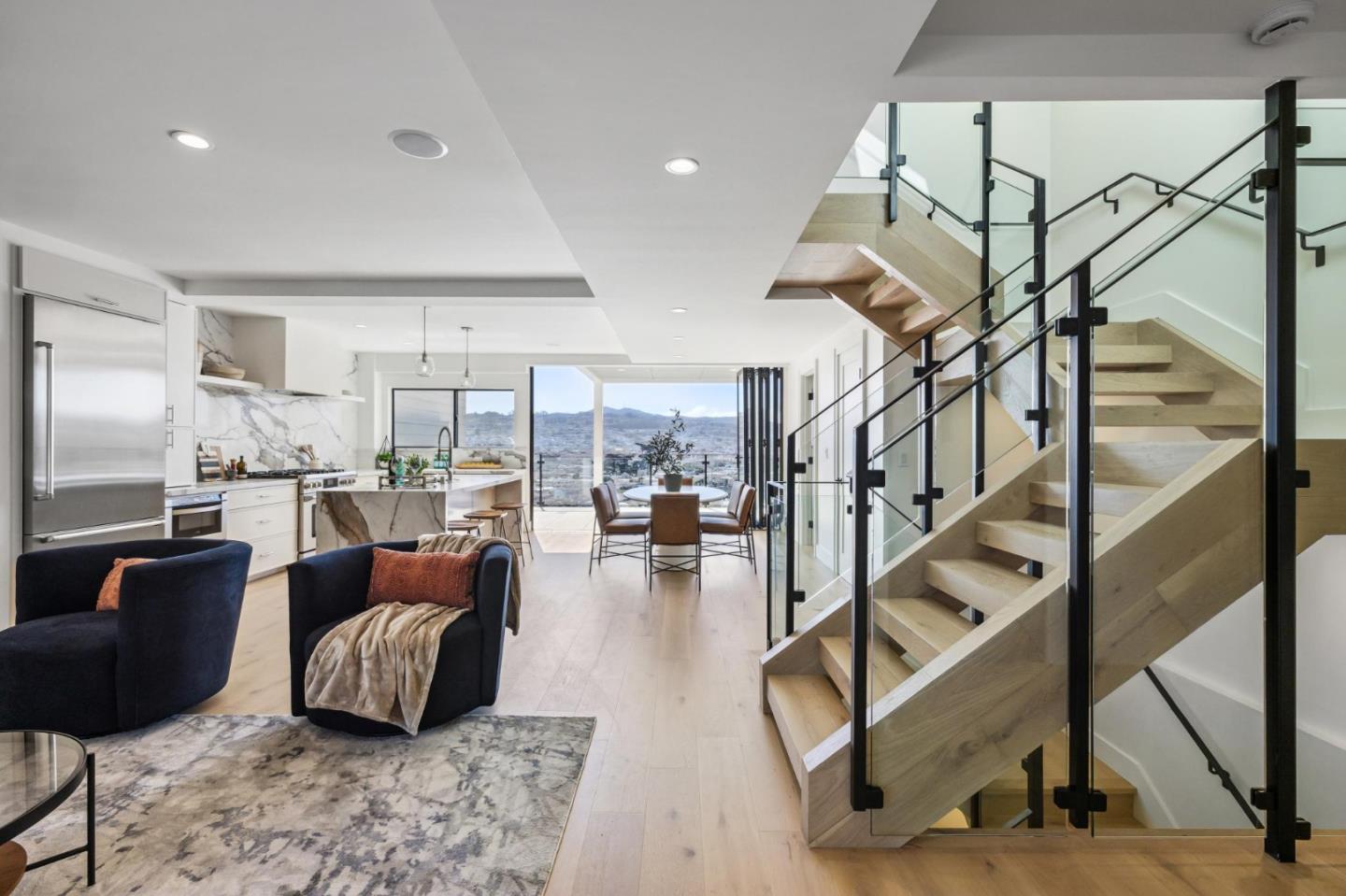 323 Monterey Boulevard