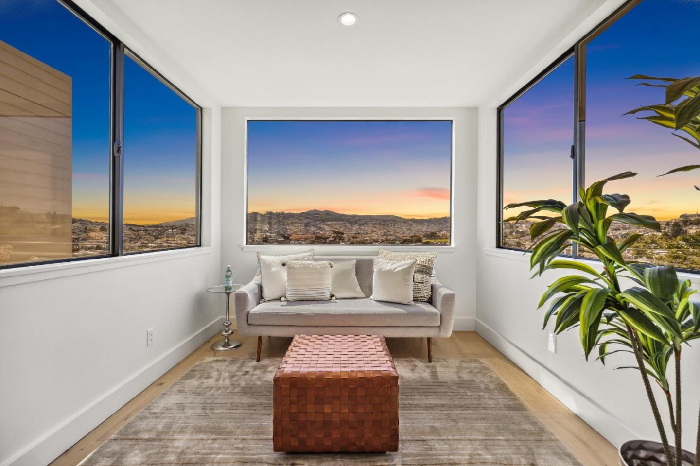 323 Monterey Boulevard