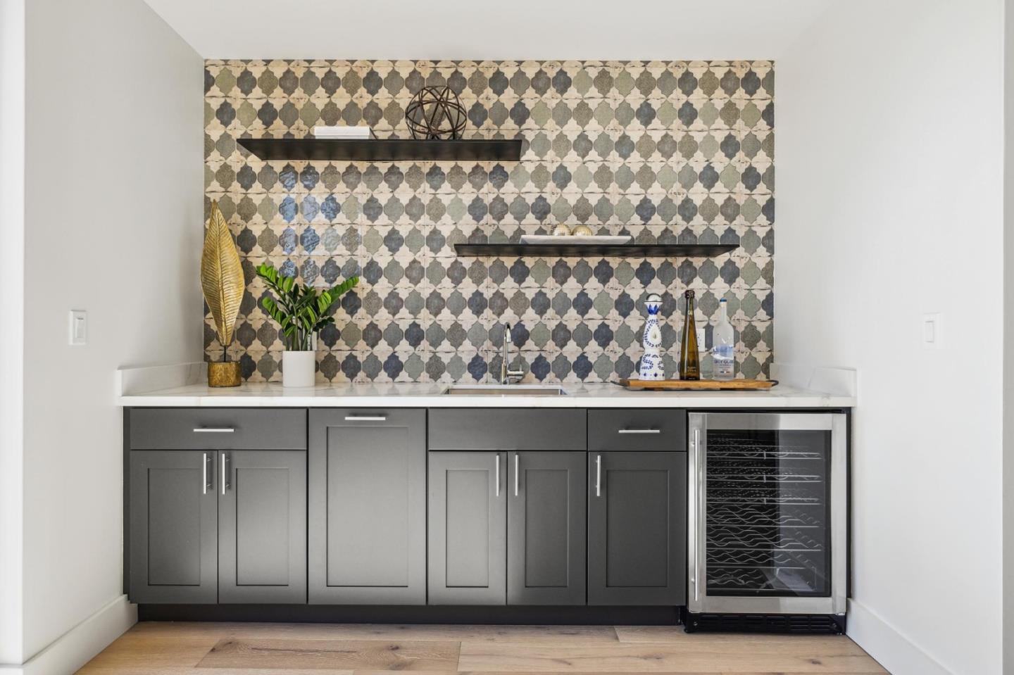 323 Monterey Boulevard