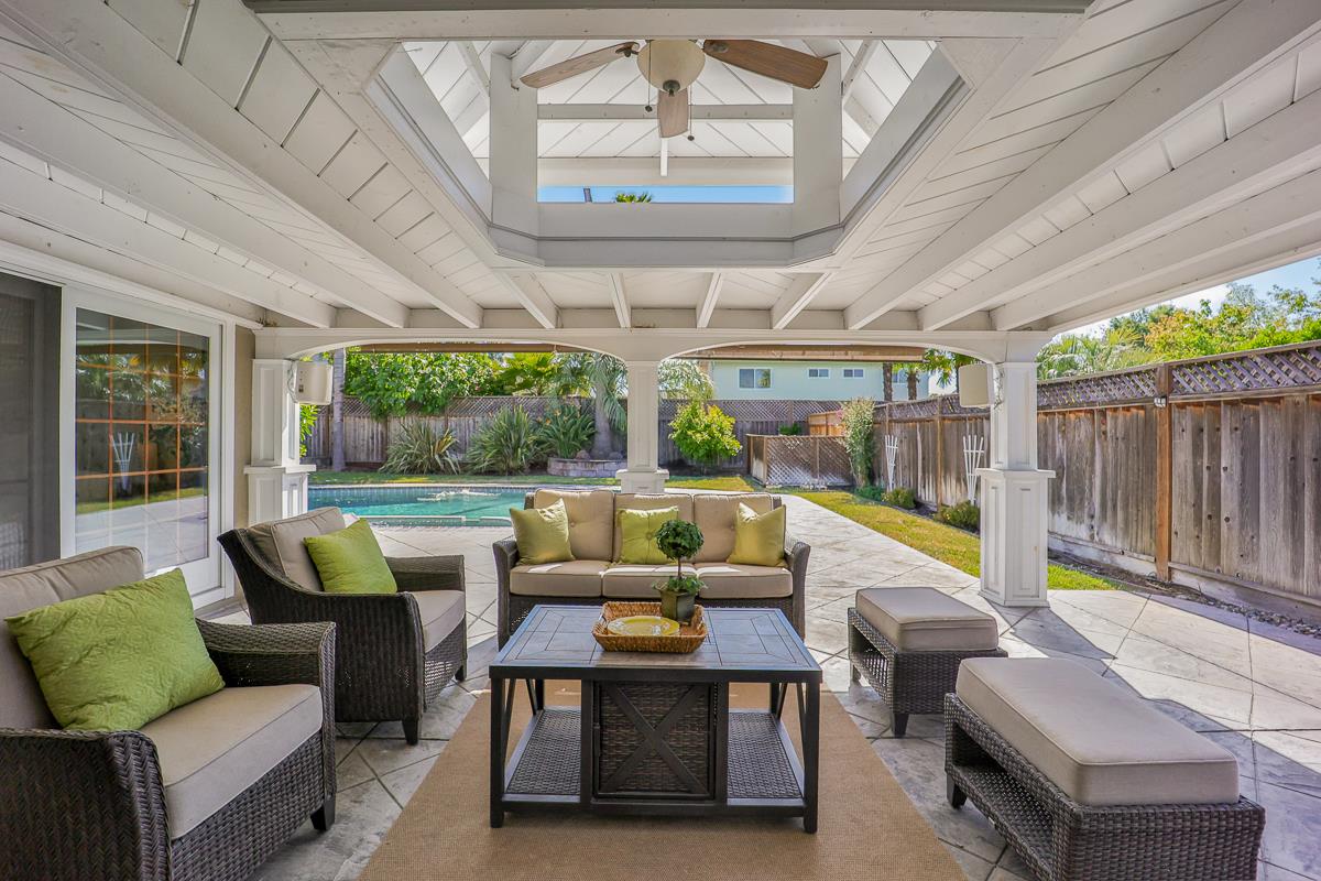 3821 Villa Glen Way