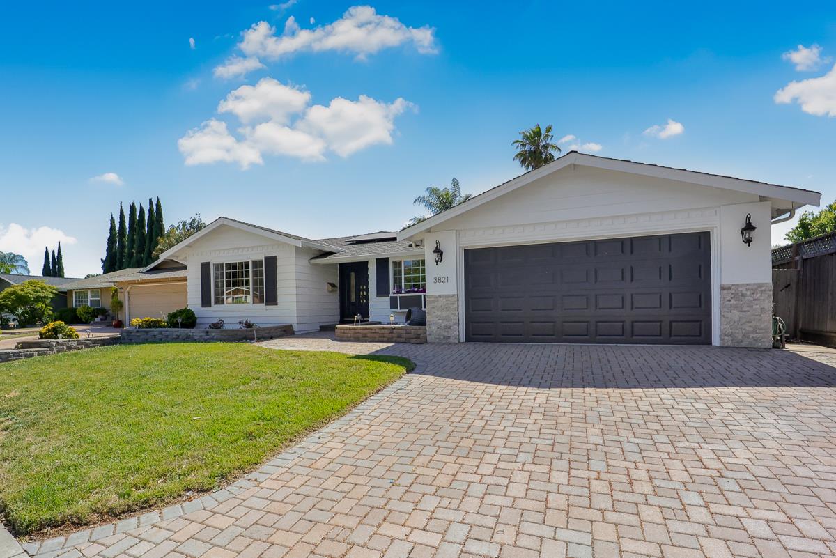 3821 Villa Glen Way