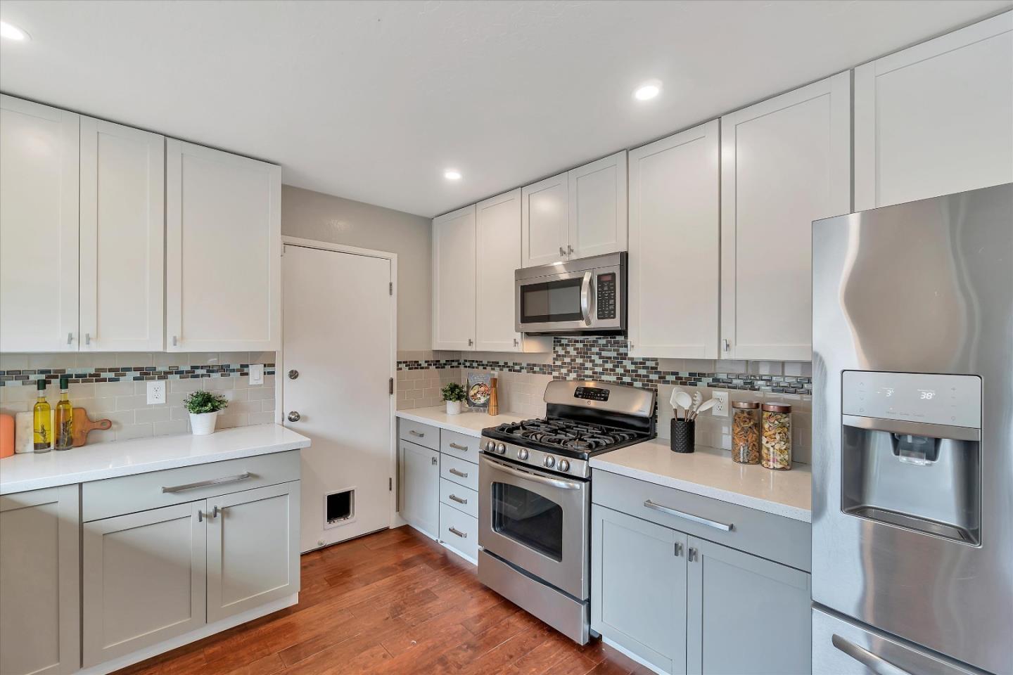 21 Needleridge Court