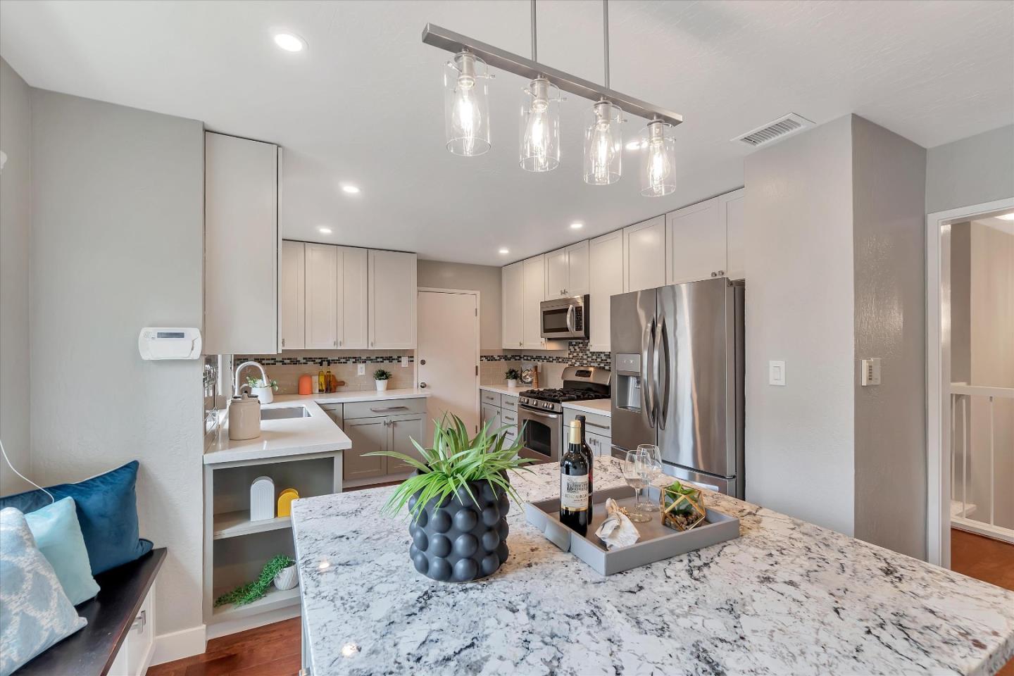 21 Needleridge Court