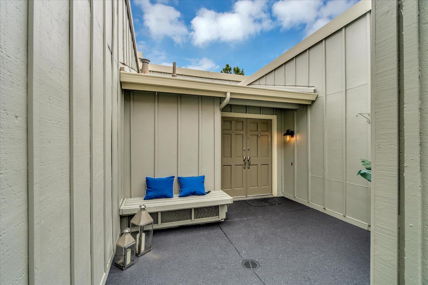 21 Needleridge Court