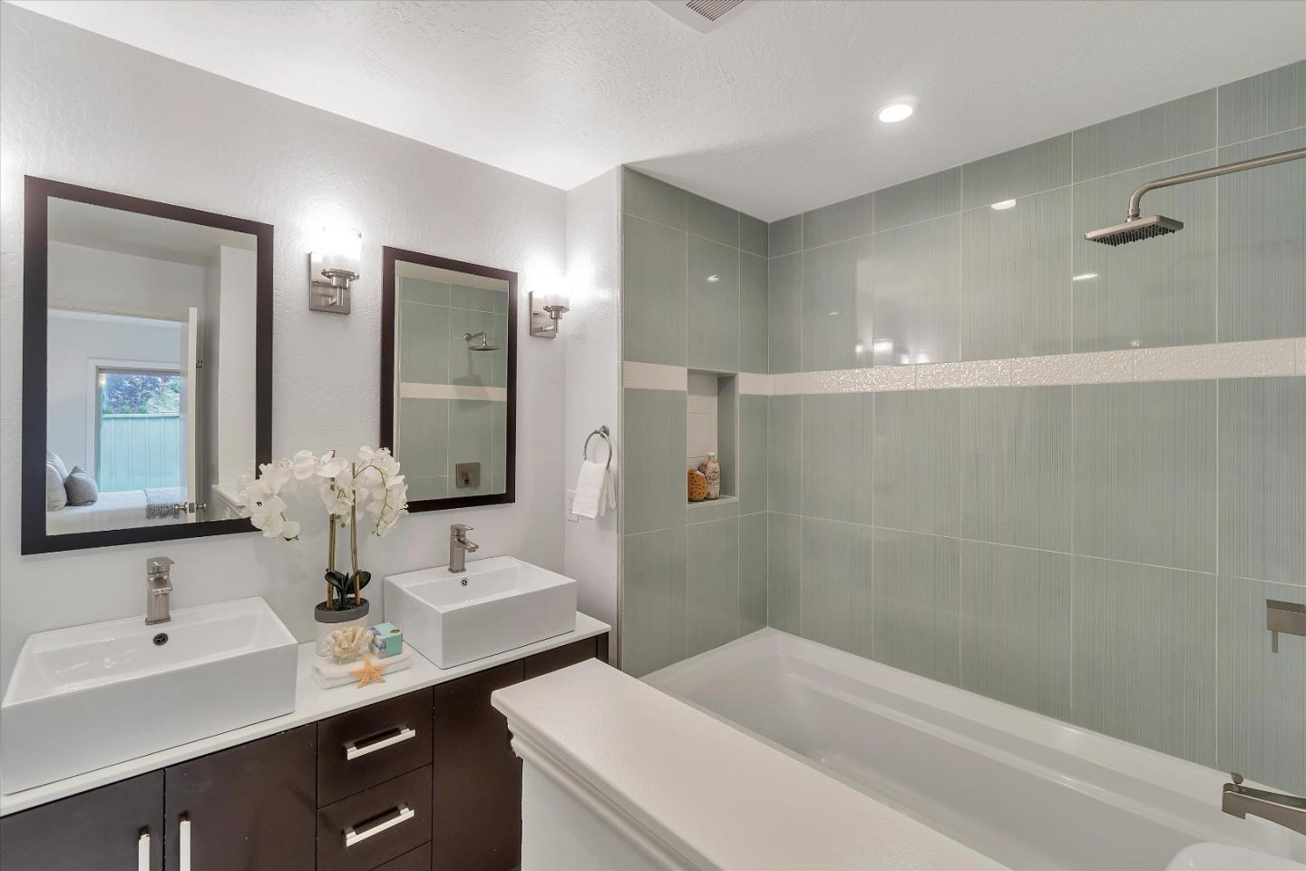 21 Needleridge Court