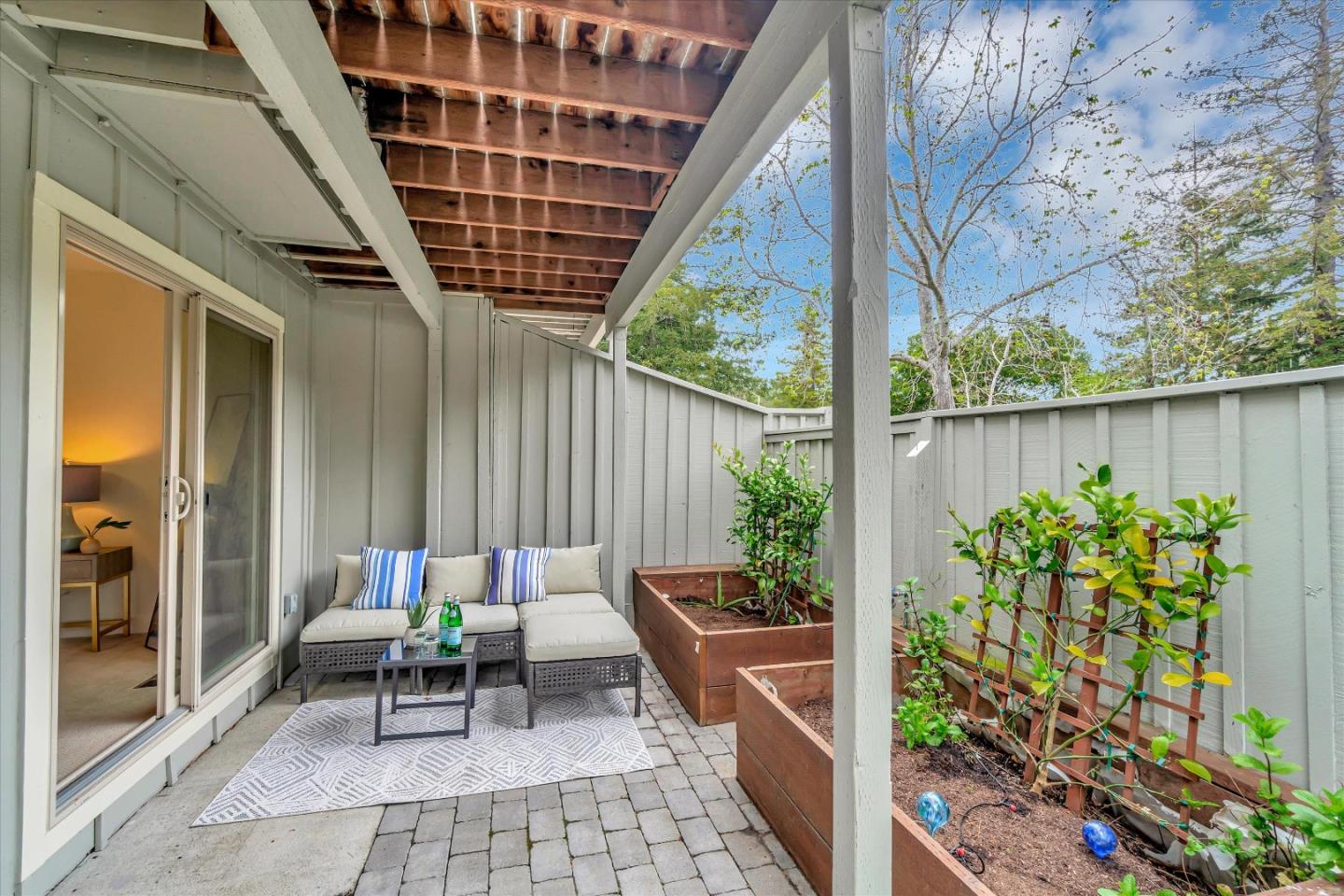 21 Needleridge Court