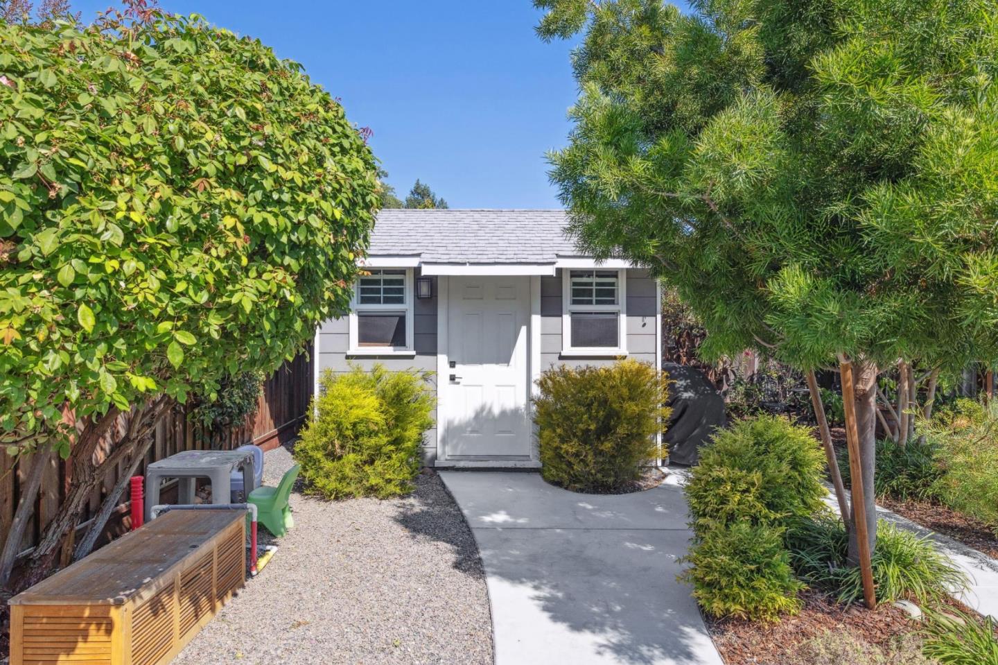 1613 Silver Avenue