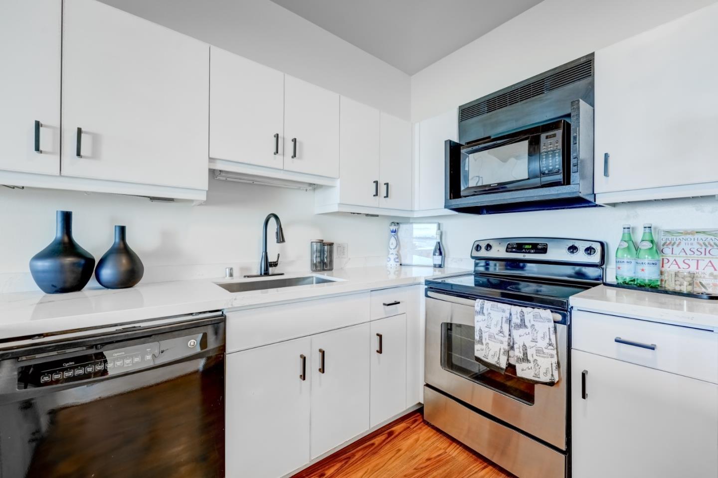 6363 Christie Avenue #1211, Emeryville