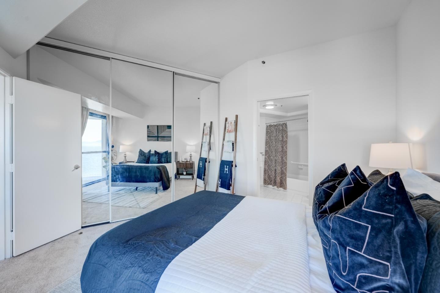 6363 Christie Avenue #1211, Emeryville