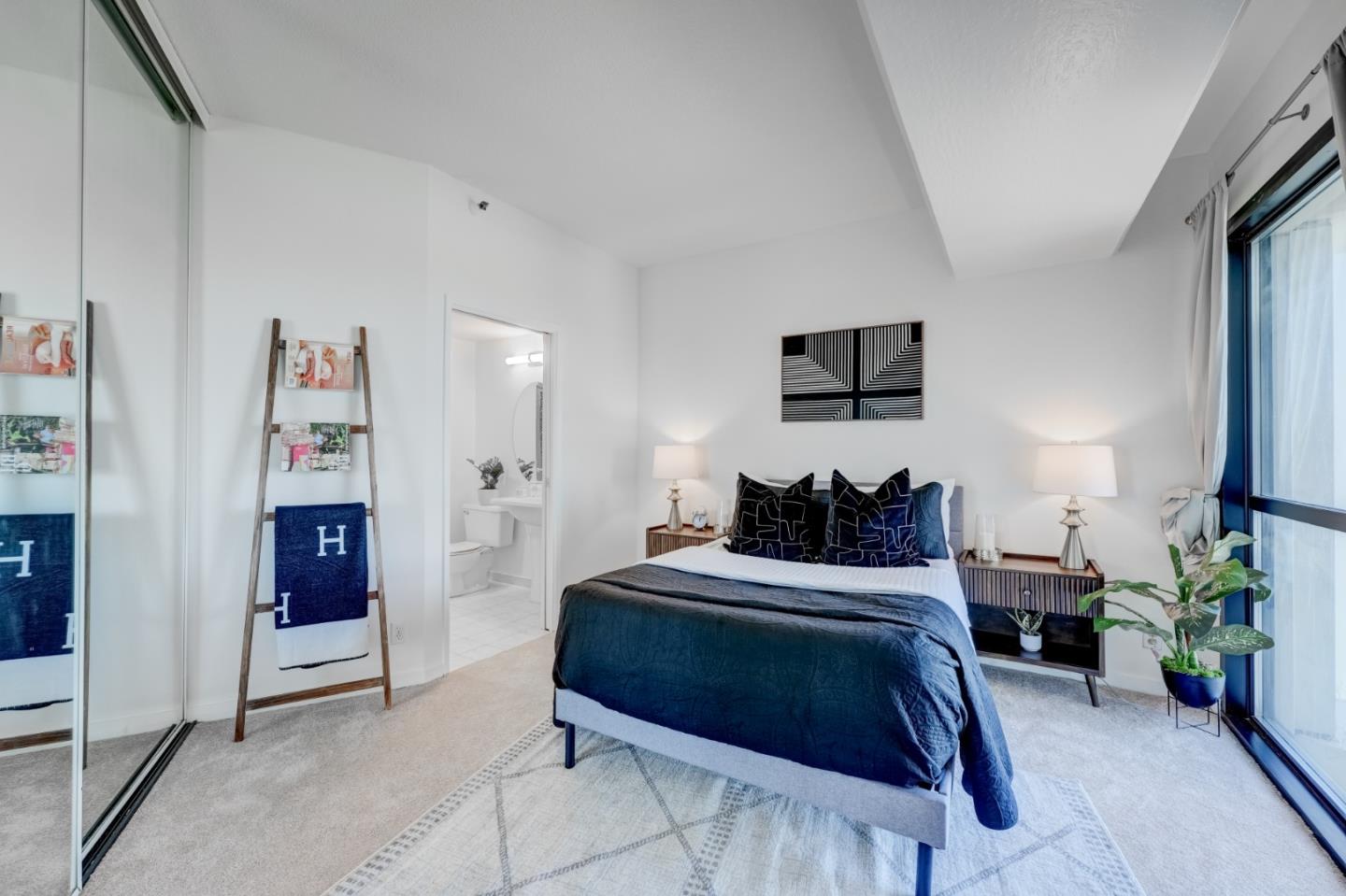 6363 Christie Avenue #1211, Emeryville