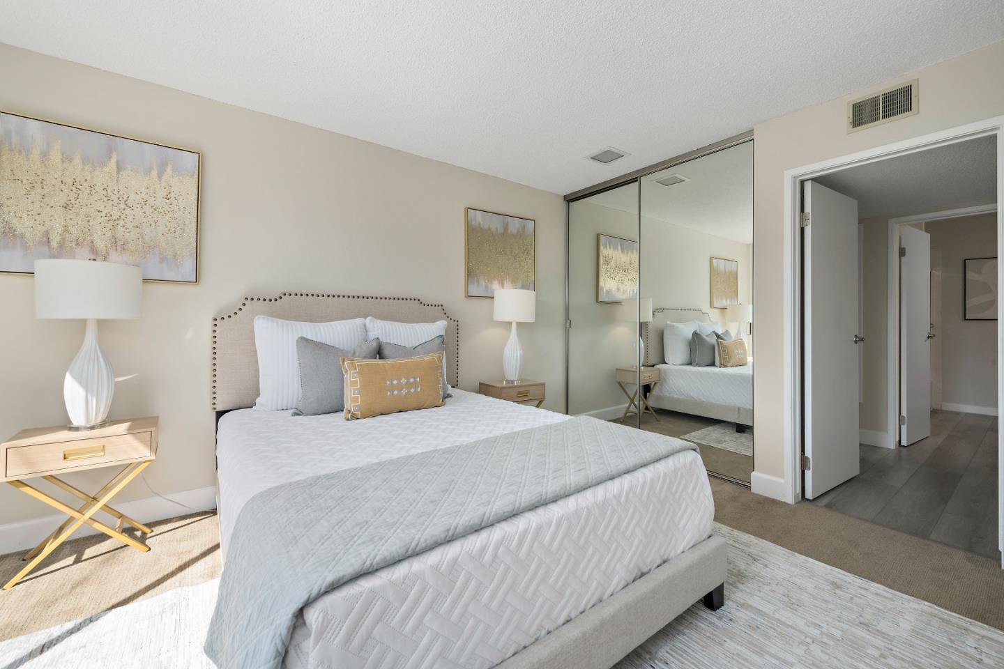 1458 Hudson Street 211