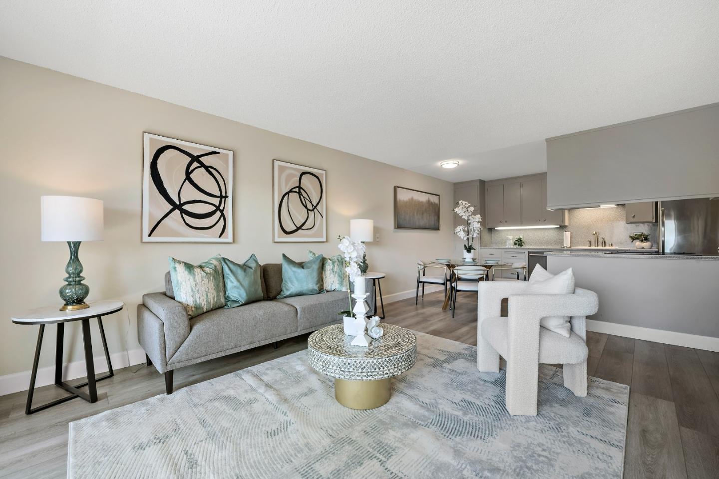 1458 Hudson Street 211