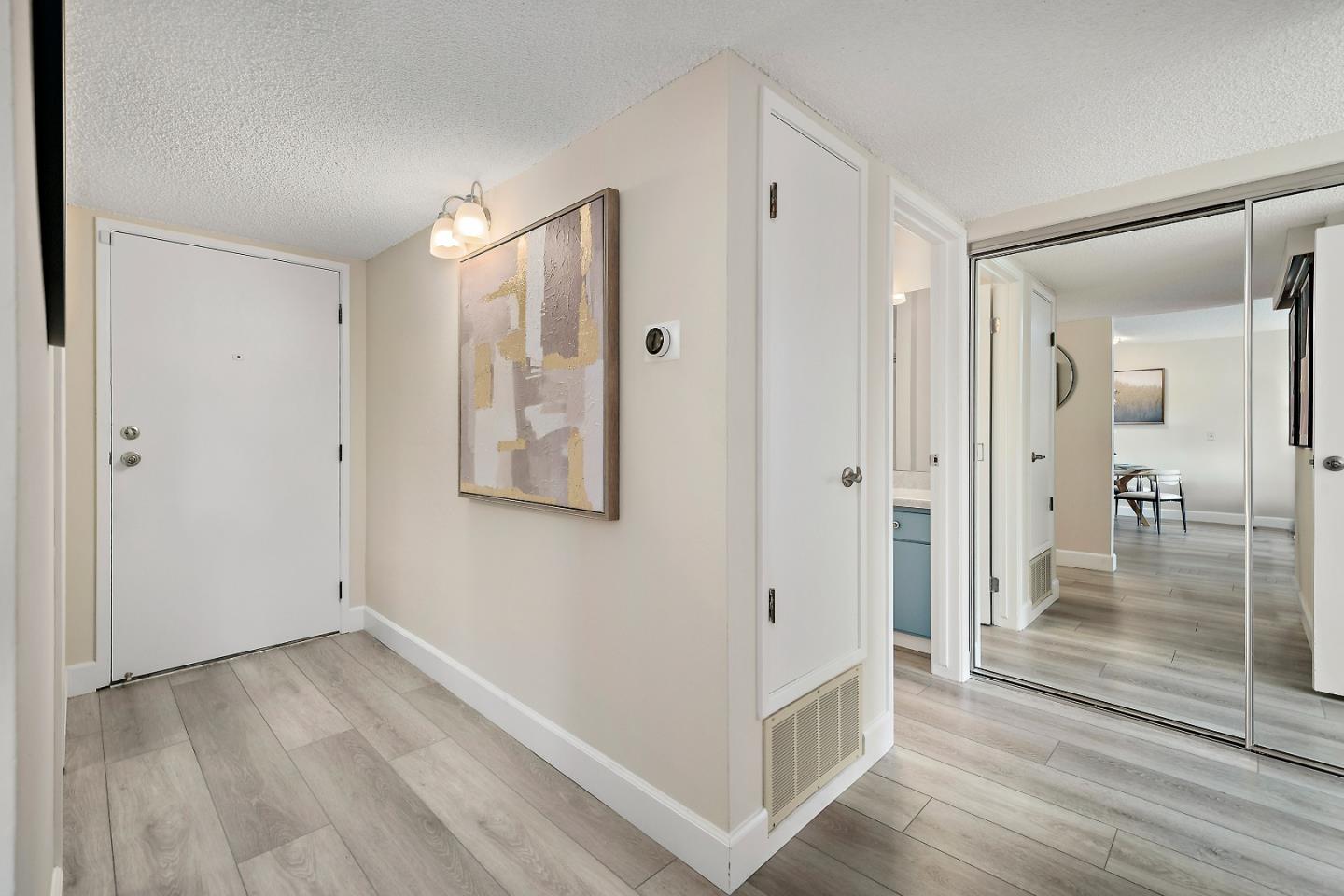 1458 Hudson Street 211