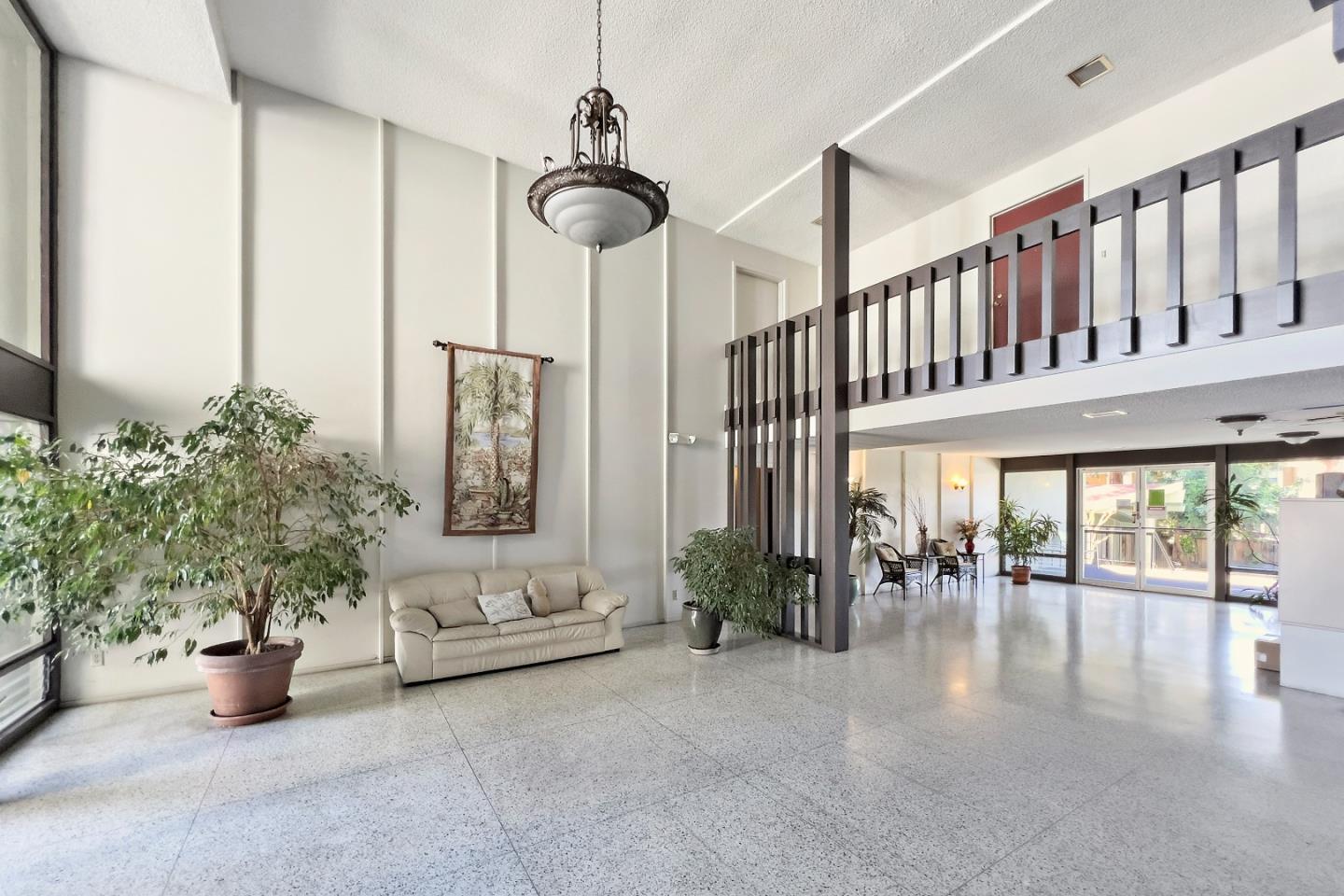 1458 Hudson Street 211