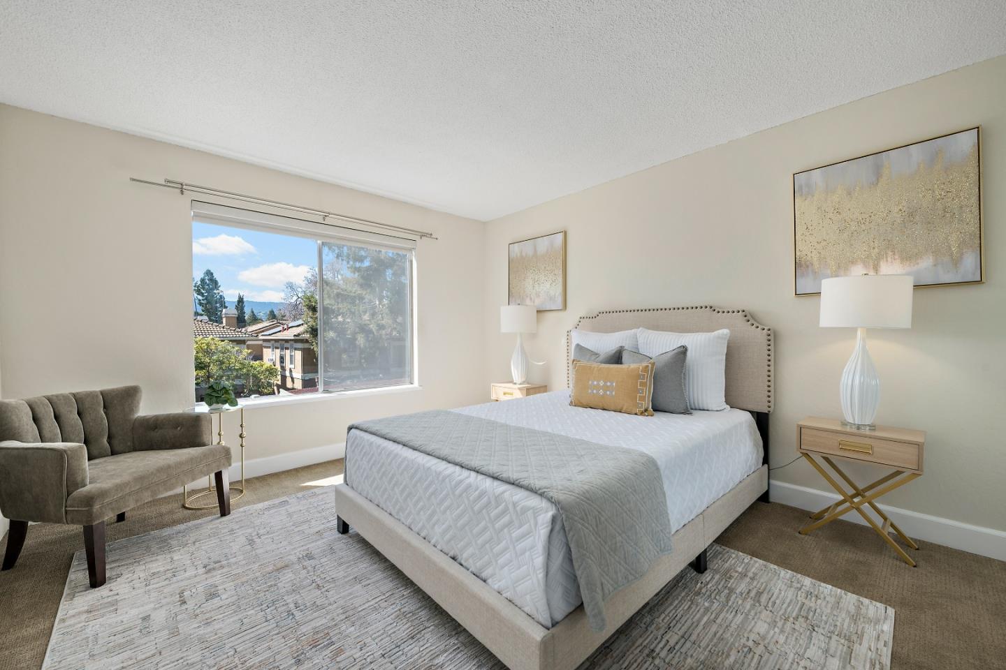 1458 Hudson Street 211