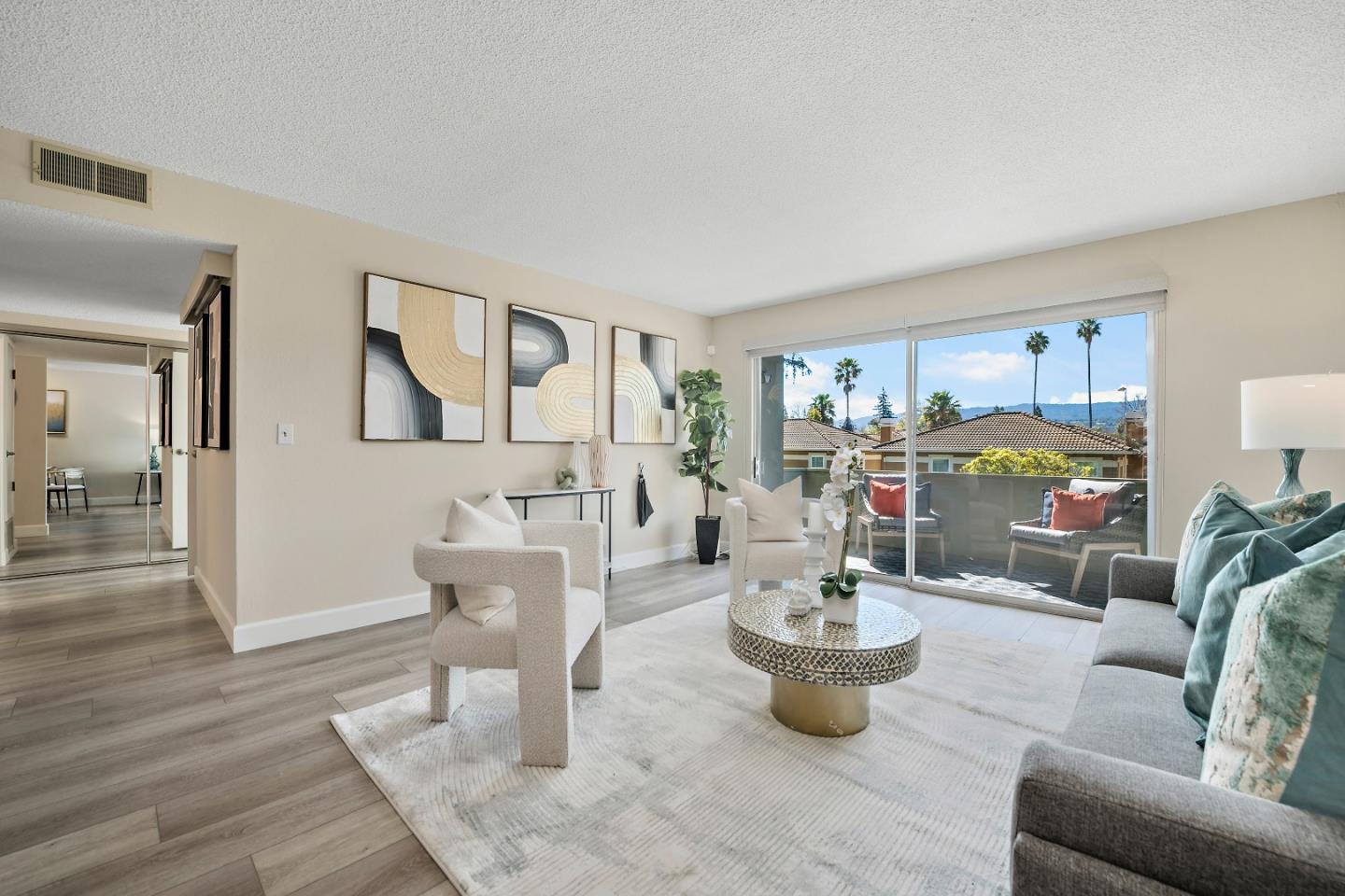 1458 Hudson Street 211