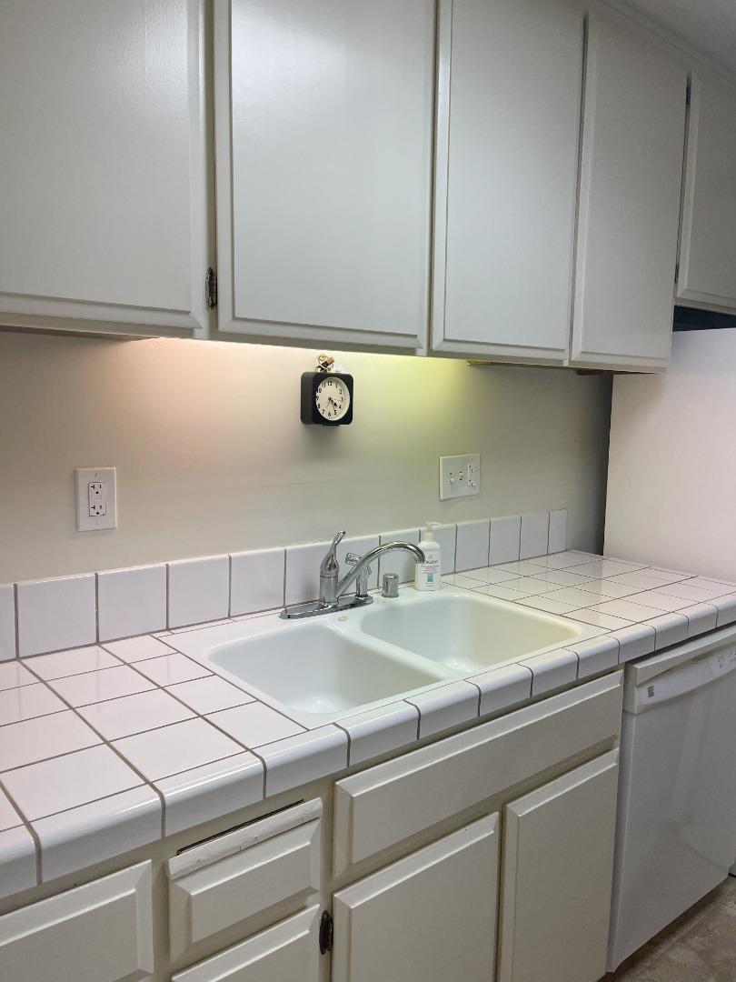 3316 Brittan Avenue 12, San Carlos