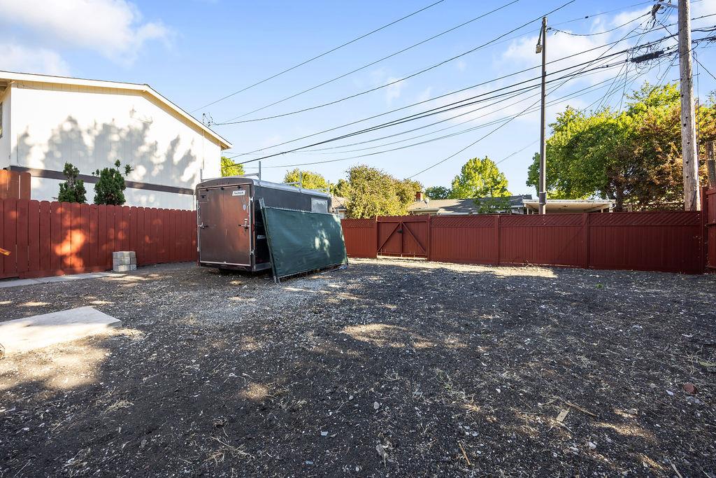 3040 Hoover Street, Redwood City