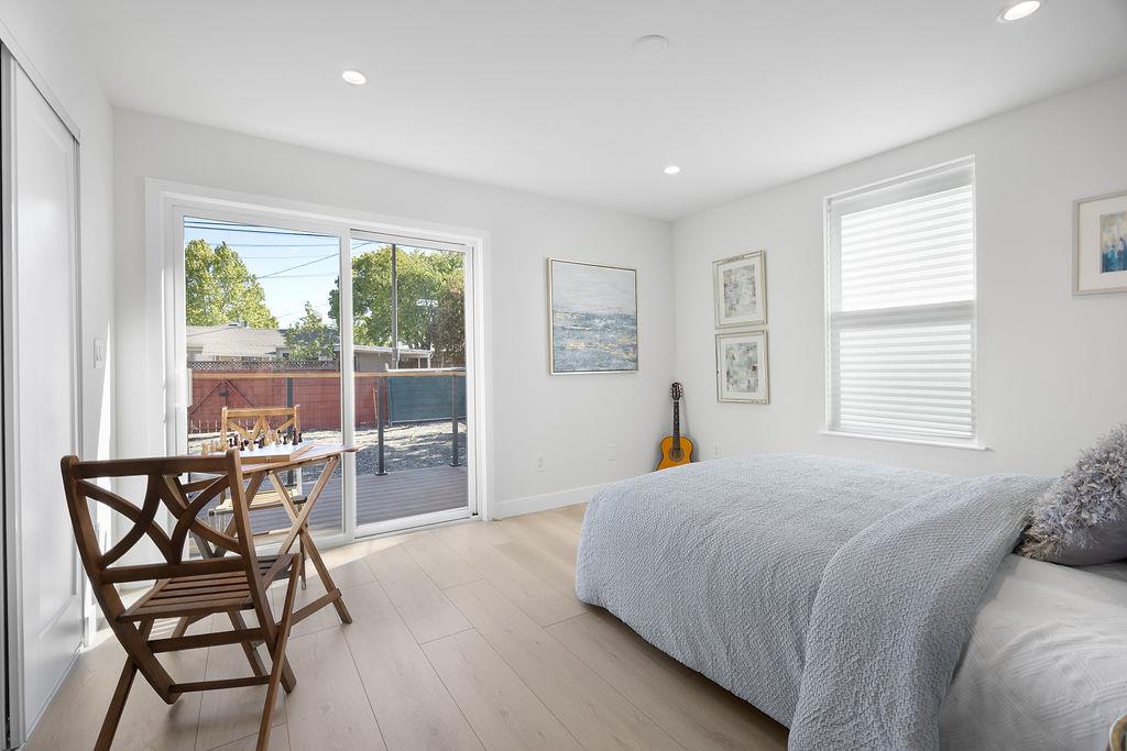 3040 Hoover Street, Redwood City