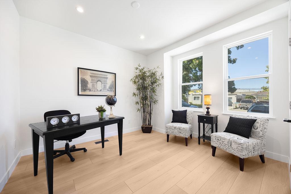 3040 Hoover Street, Redwood City