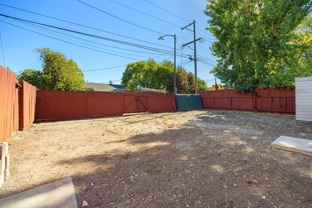 3040 Hoover Street, Redwood City