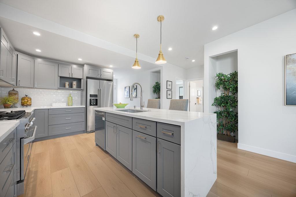 3040 Hoover Street, Redwood City