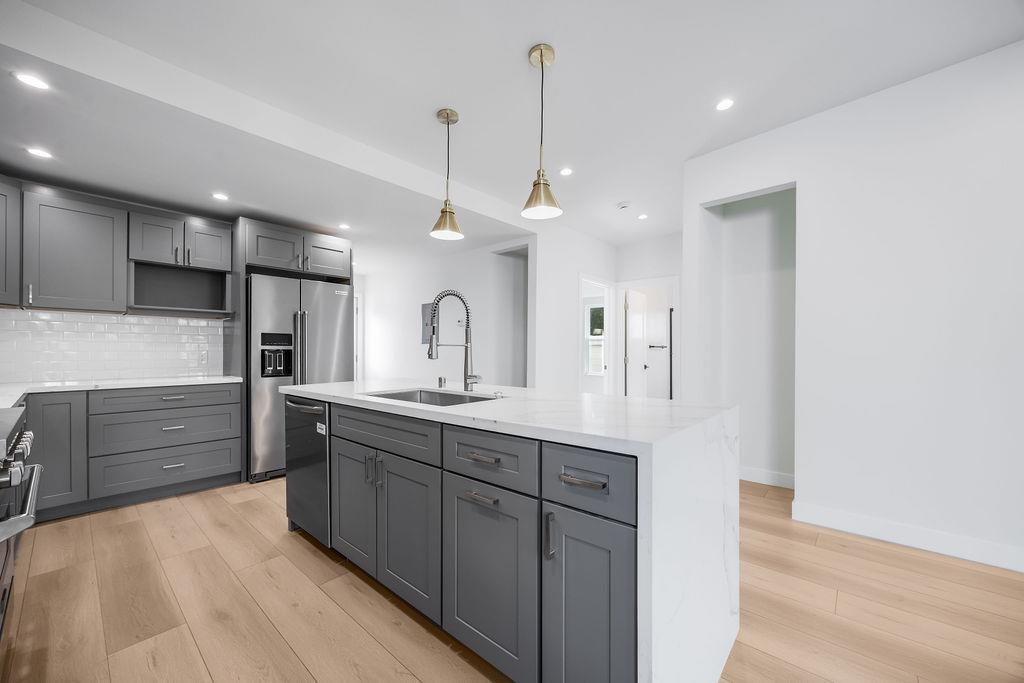 3040 Hoover Street, Redwood City