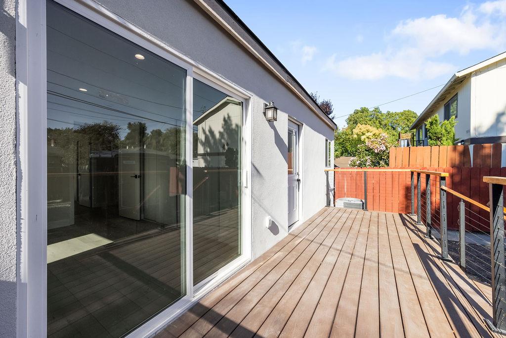 3040 Hoover Street, Redwood City