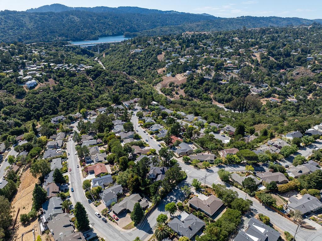 132 Lakeshore Drive, San Mateo