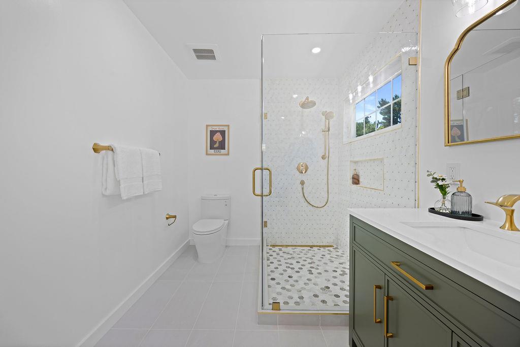 132 Lakeshore Drive, San Mateo