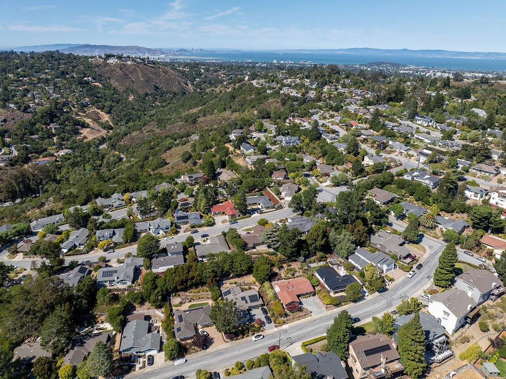 132 Lakeshore Drive, San Mateo