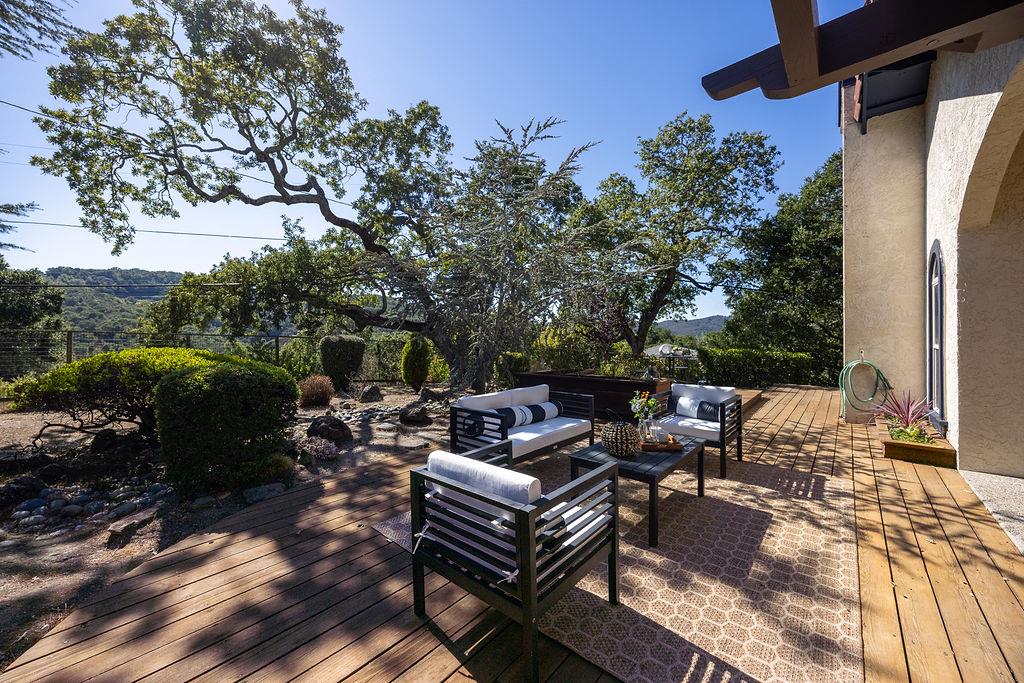 16 Niner Court, Redwood City