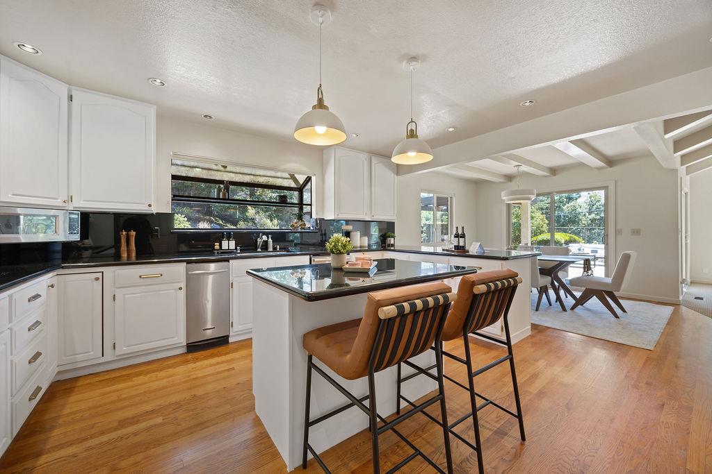 16 Niner Court, Redwood City