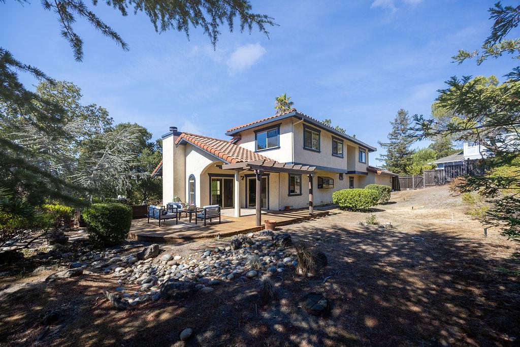 16 Niner Court, Redwood City
