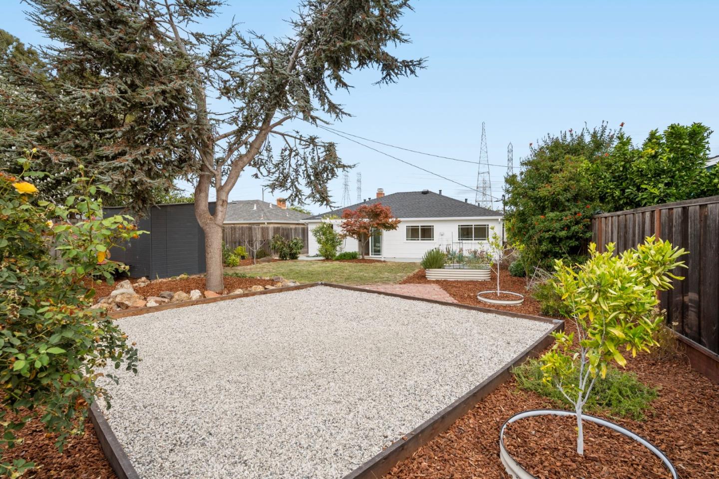 1976 Shoreview Avenue