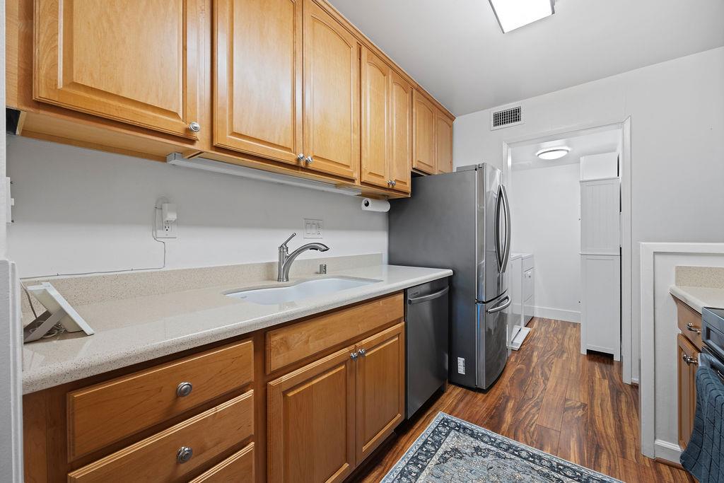 3350 La Mesa Drive 10, San Carlos