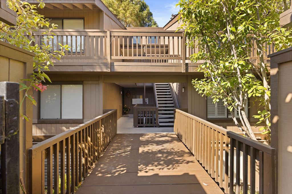 3350 La Mesa Drive 10, San Carlos