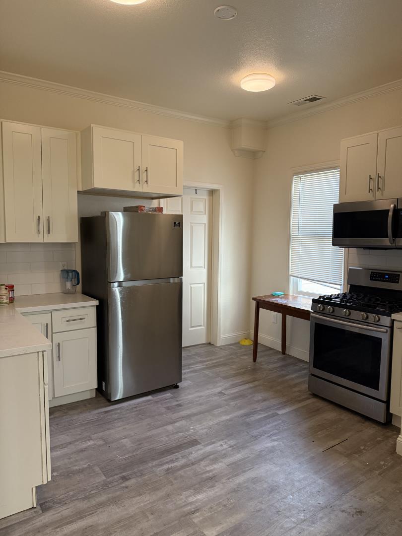 6842 Mission Street, Daly City