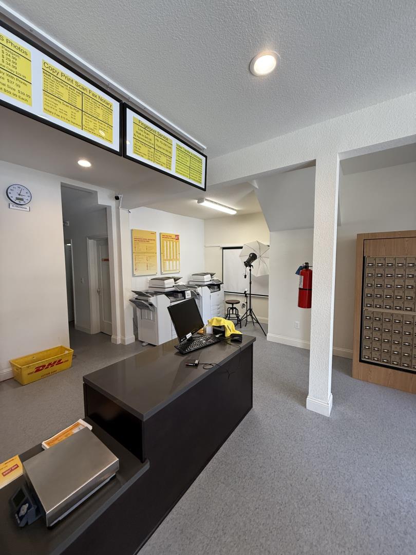 6842 Mission Street, Daly City